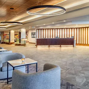 https://hilton-st-louis-airport.saint-louishotels.com